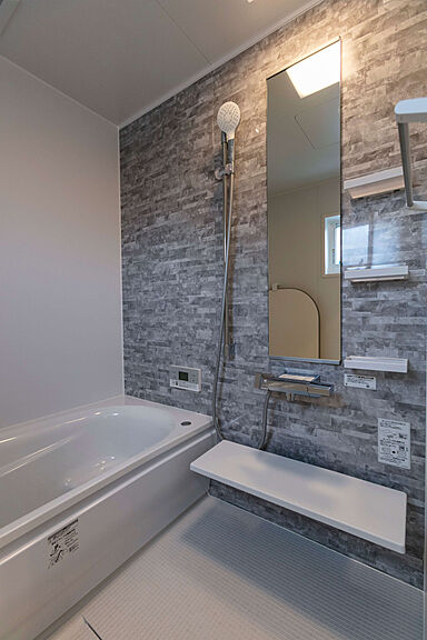 STOKED HOME 六条Lab.の施工事例「中庭をぐるりと囲む間取りで、各部屋に光が降り注ぐ平屋のおうち」の画像9