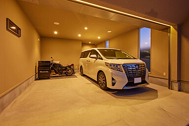 STOKED HOME 六条Lab.の施工事例「美術館を彷彿とさせる佇まい。シンプルだけどありふれてない、感性に響く平屋のおうち」の画像1