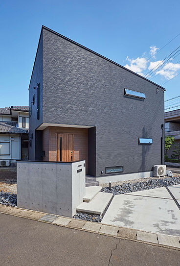 STOKED HOME 六条Lab.の施工事例「モノトーンの配色が美しい、家事動線を考えた家族みんなが過ごしやすいおうち」の画像