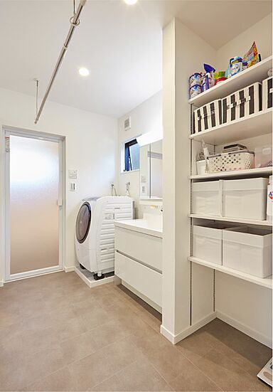 STOKED HOME 六条Lab.の施工事例「モノトーンの配色が美しい、家事動線を考えた家族みんなが過ごしやすいおうち」の画像7