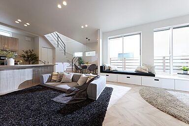 高橋開発株式会社の施工事例「すわリビング」の画像2