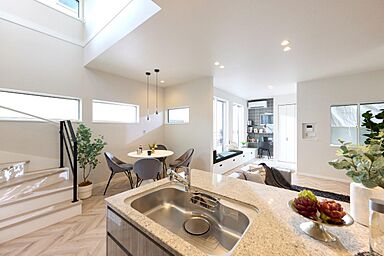 高橋開発株式会社の施工事例「すわリビング」の画像5