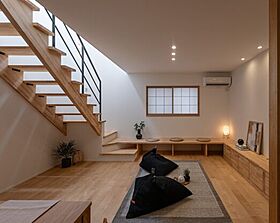 楓工務店の施工事例「【奈良県奈良市】狭小地を感じさせない工夫が魅力的なナチュラルテイストのお家」の画像1