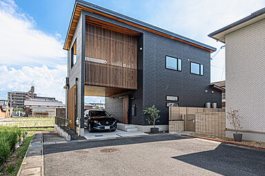 楓工務店の施工事例「【奈良県橿原市】小上がり畳のある広々LDKが魅力的なお家」の画像