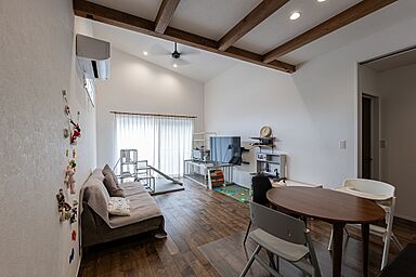 楓工務店の施工事例「【奈良県】4人で暮らすコーヒーテイストのお家」の画像3