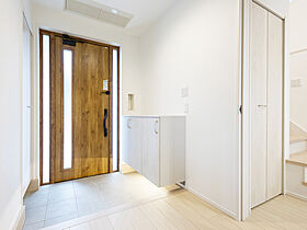 株式会社大進建設の施工事例「広々リビングと大きな吹抜けの生活しやすい家」の画像2