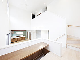 株式会社大進建設の施工事例「広々リビングと大きな吹抜けの生活しやすい家」の画像4