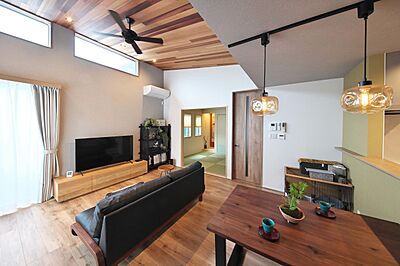 木の家スタイルのリビング Home Direction Studio78の事例画像