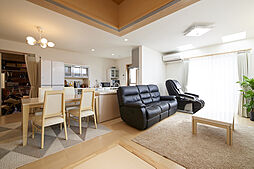 Home Direction Studio78の施工事例「「白のアイアン階段」が特徴的なガレージハウス」の画像