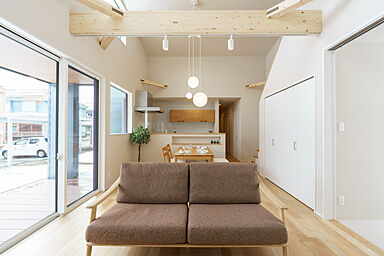 大きな森 株式会社永井工業 住宅事業部の施工事例「大人の平屋-洗練された住空間と工夫。」の画像2