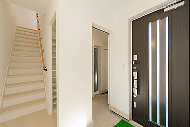 大きな森 株式会社永井工業 住宅事業部の施工事例「2台分のインナーガレージで日歩の暮らしを快適に。」の画像8