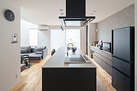 大きな森 株式会社永井工業 住宅事業部の施工事例「憧れのアイランドキッチンで暮らしが豊かに。」の画像4