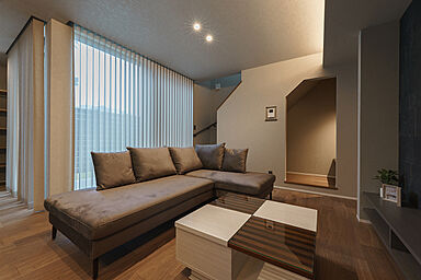 大きな森 株式会社永井工業 住宅事業部の施工事例「外と中を緩やかにつなぐ『タイルデッキ』のある家。」の画像2