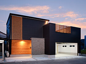 ハーバーハウス株式会社の施工事例「すべての“欲しい”を揃えたホテルライクなガレージハウス」のメイン画像