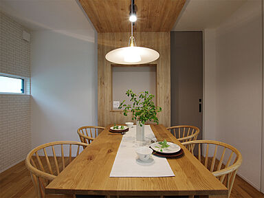 ハーバーハウス株式会社の施工事例「2つの庭で植栽とアウトドアを楽しむ家」の画像3