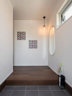 シンプルモダンスタイルの玄関 ハーバーハウス株式会社の事例画像