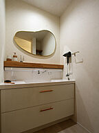 カフェスタイルの洗面所 ハーバーハウス株式会社の事例画像