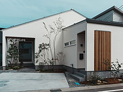 ハーバーハウス株式会社の施工事例「夏の暑さを軽減するパッシブデザイン×スタイリッシュなノイズレスデザインの平屋」の画像