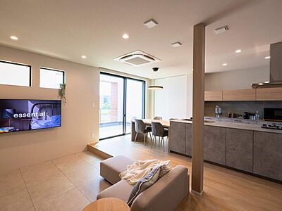 シンプルモダンスタイルのリビング 株式会社グランレブリーの事例画像