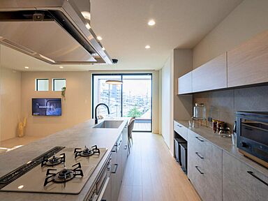 株式会社グランレブリーの施工事例「光と開放感のある住まいで優雅な時間の流れる家」の画像5