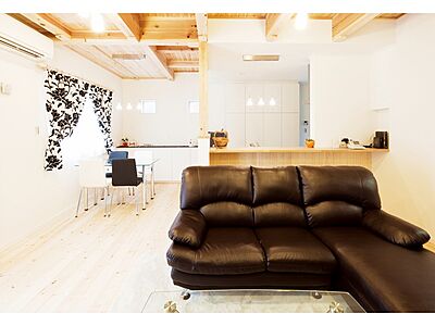 木の家スタイルのリビング アキュラホーム伊勢崎宮子店の事例画像