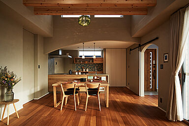 平屋生活の施工事例「無垢素材と大開口で魅せる、上質な平屋生活」の画像4