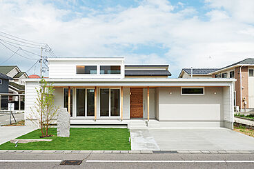 平屋生活の施工事例「平屋+ロフト。内と外を融合させた空間設計で叶う新しい生活スタイル」の画像