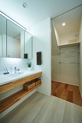 平屋生活の施工事例「平屋+ロフト。内と外を融合させた空間設計で叶う新しい生活スタイル」の画像6