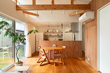 平屋生活の施工事例「素材を生かし、開放感あふれる平屋の住まい」の画像3