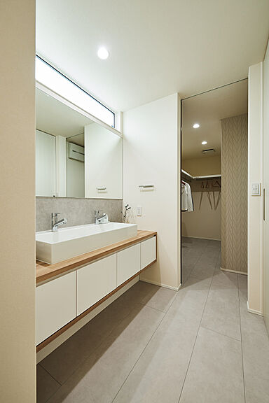 平屋生活の施工事例「吹抜けリビングと中庭のある平屋の暮らし」の画像7