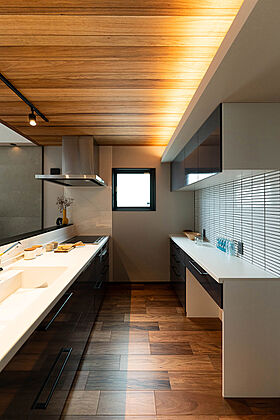 平屋生活の施工事例「矩形と目地でデザインする、ほぼ平屋な暮らし」の画像5