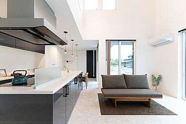 平屋生活の施工事例「趣味を楽しむホワイトハウス」の画像1