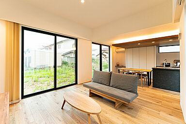 平屋生活の施工事例「非日常の暮らしを実現した中庭のある住まい」の画像1