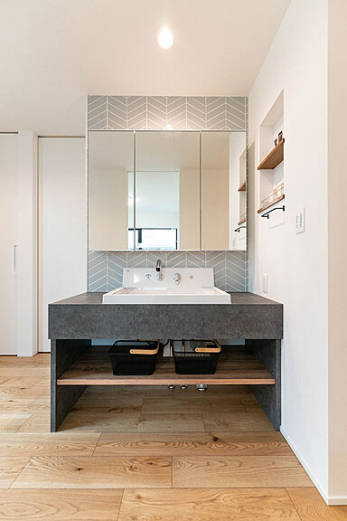 平屋生活の施工事例「非日常の暮らしを実現した中庭のある住まい」の画像6