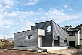 平屋生活の施工事例「ダウンリビングで寛ぐ平屋生活」のメイン画像