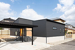 【アキュラホーム 宮原展示場】@ステラショッピングタウンそば 家事動線が特徴のモデルハウスの施工事例「プライベートを楽しむ中庭のある家」の画像