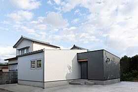 平屋生活の施工事例「愛犬と暮らすロの字の平屋」のメイン画像