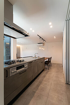 平屋生活の施工事例「外に閉じて内に開く、中庭のある住まい」の画像5