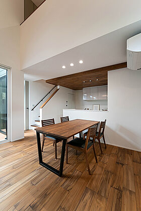 平屋生活の施工事例「狭小地で叶えたロフト付き1LDKの平屋」の画像4