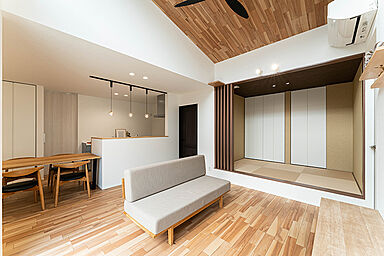 平屋生活の施工事例「子育てとホームワークを両立した良採光の家」の画像4