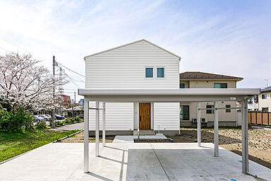 DETAIL BASE(ディテール・ベース)の施工事例「2階リビングから桜を望む家」の画像