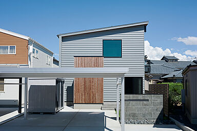 DETAIL BASE(ディテール・ベース)の施工事例「特大スクリーンでくつろげるハイセンス住宅」の画像1