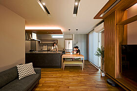 DETAIL BASE(ディテール・ベース)の施工事例「特大スクリーンでくつろげるハイセンス住宅」の画像4