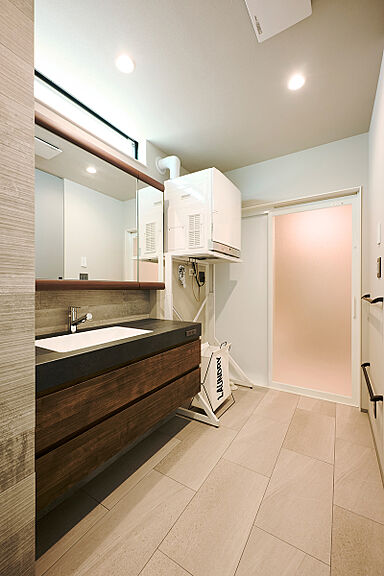 DETAIL BASE(ディテール・ベース)の施工事例「特大スクリーンでくつろげるハイセンス住宅」の画像6