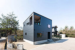 DETAIL BASE(ディテール・ベース)の施工事例「2Fリビング+インナーバルコニーで手軽にアウトドアを」の画像