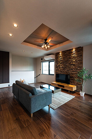 DETAIL BASE(ディテール・ベース)の施工事例「2Fリビング+インナーバルコニーで手軽にアウトドアを」の画像2