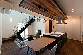 DETAIL BASE(ディテール・ベース)の施工事例「2世帯コンパクトハウス」のメイン画像