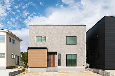 DETAIL BASE(ディテール・ベース)の施工事例「2世帯コンパクトハウス」の画像1