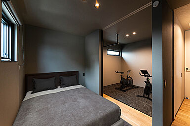 DETAIL BASE(ディテール・ベース)の施工事例「筋肉を育むジムいらずのグレー×ブラックハウス」の画像7