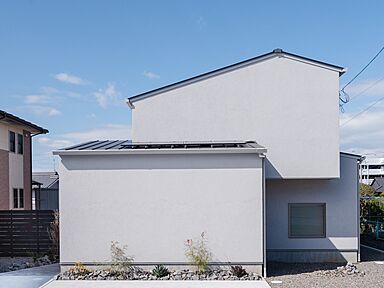 株式会社プラスワンの施工事例「スマートでシンプル、多くの収納を設えたスタイリッシュな家」の画像